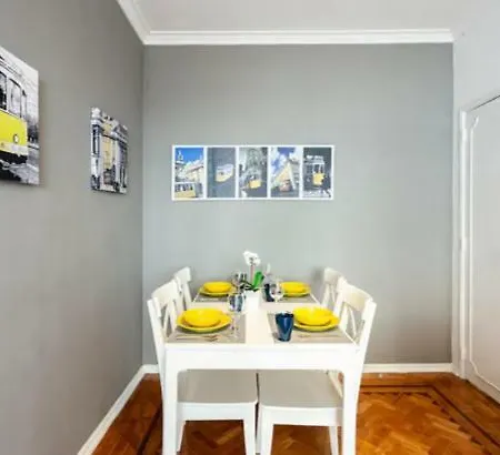 Yellow Tram Apartment